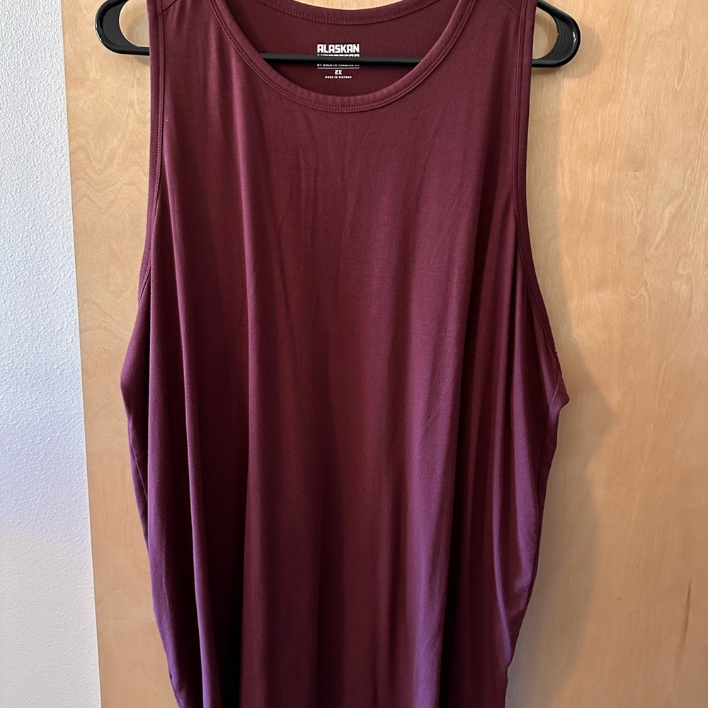 Duluth Trading Co Women's Maroon Muscle Tee